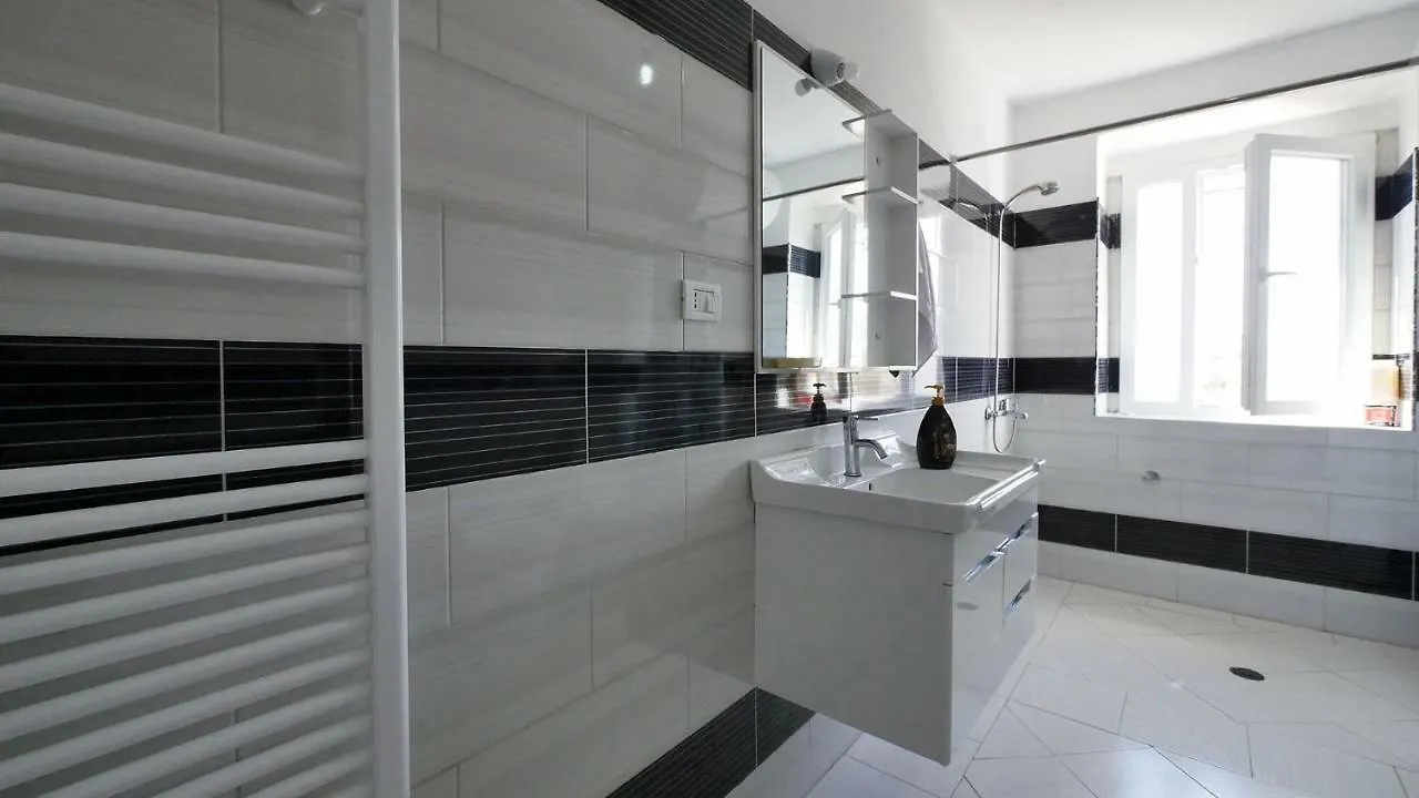 Agroturizem Lajthiza Hotel Korce 0*,  Albânia